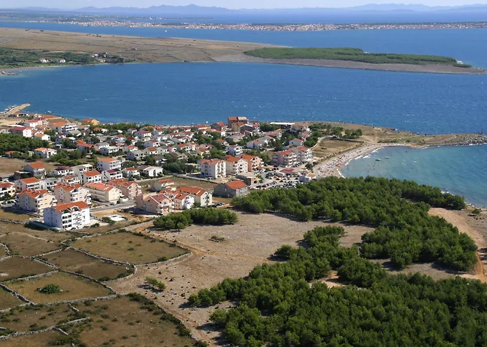 With Parking Space Povljana, Pag - 233 דירה