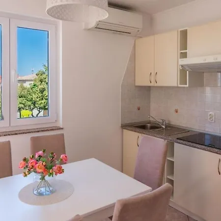 Διαμέρισμα With Parking Space Povljana, Pag - 233 *